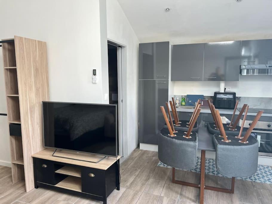 Maisonnette Avec Terrasse Avec Spa Privatif Lutterbach Extérieur photo