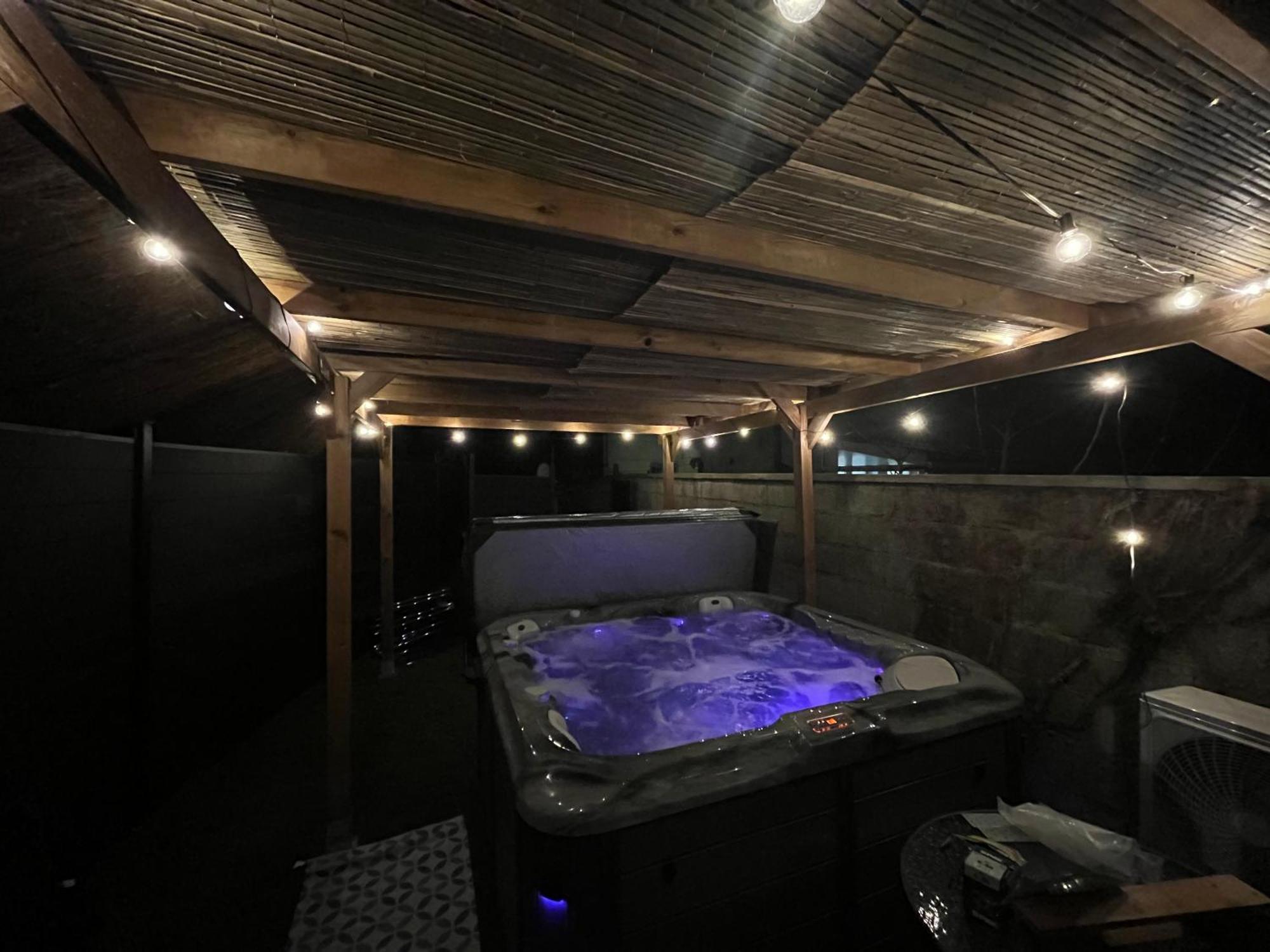 Maisonnette Avec Terrasse Avec Spa Privatif Lutterbach Extérieur photo